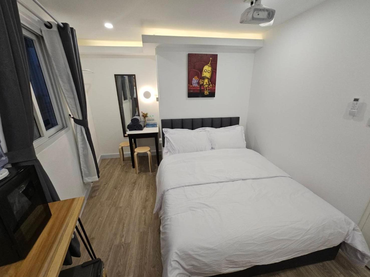Hostel The White Den Sukhumvit 44 Bangkok Exterior foto